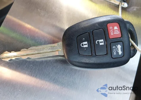 2016 Toyota Corolla Le z USA, uszkodzony, nr VIN 5YFBURHE4GP566728